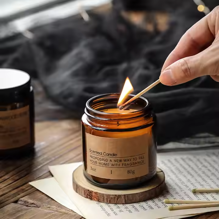 Brown glass scented candle with tinplate lid